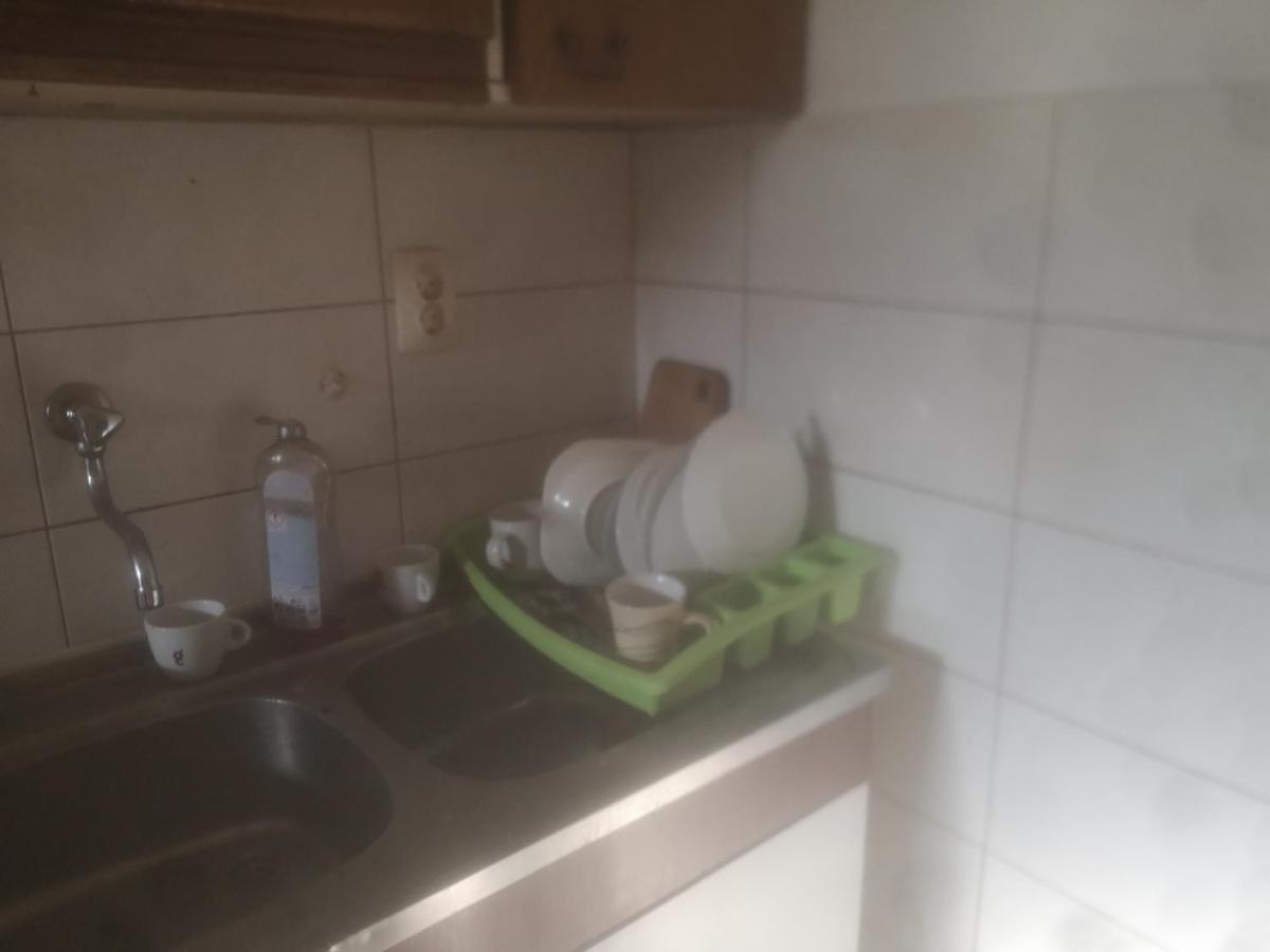 Double Room With Shared Bathroom Split Exterior photo