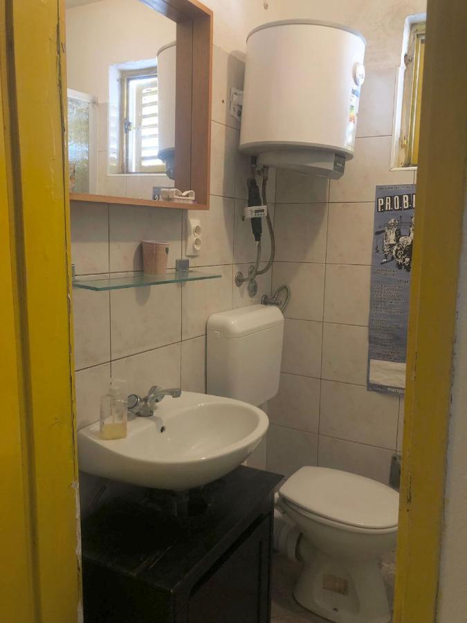 Double Room With Shared Bathroom Split Exterior photo